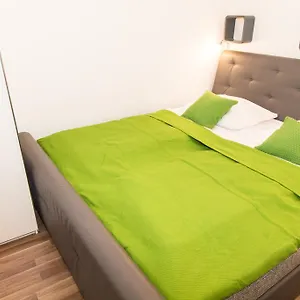 Apartment Diefenbachgasse Вена